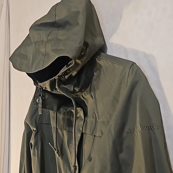 Columbia Omni-Shield Women's Rain Jacket, Medium - Picture 2 of 3